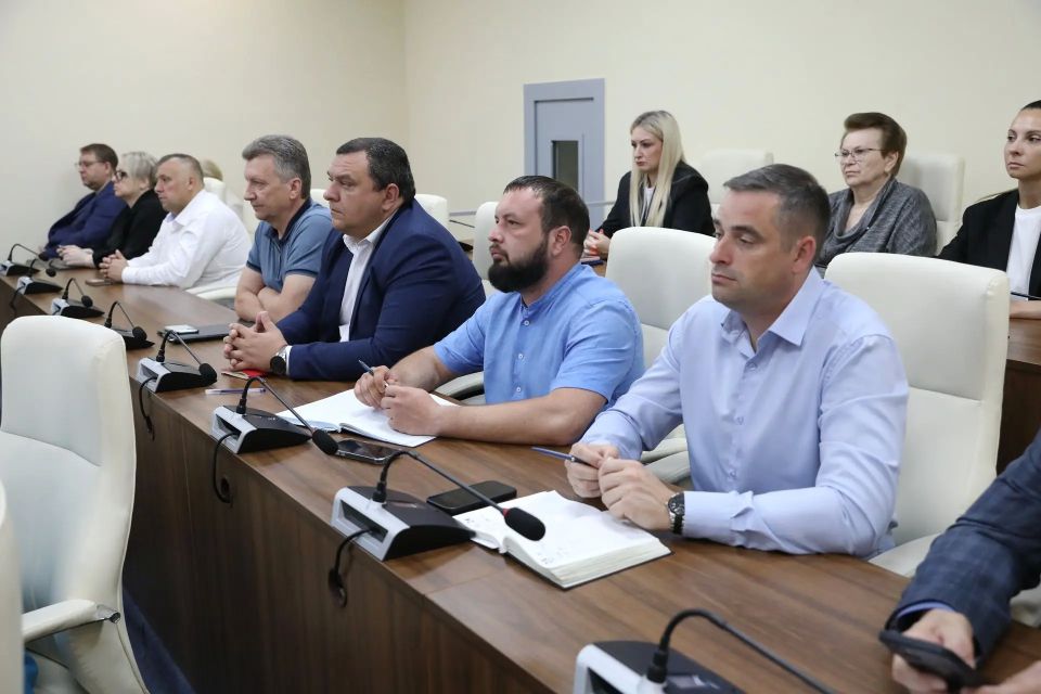 Оперативное совещание в Долгопрудном: трудоустройство подростков и обращения в МЦУР Оперативное совещание в Долгопрудном: трудоустройство подростков и обращения в МЦУР