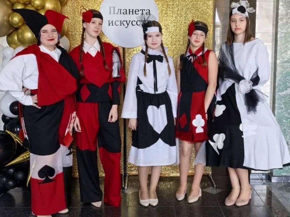 Коллектив Дома культуры ЗиО привез четыре награды с Международного конкурса-фестиваля «Планета Искусств» Коллектив Дома культуры ЗиО привез четыре награды с Международного конкурса-фестиваля «Планета Искусств»