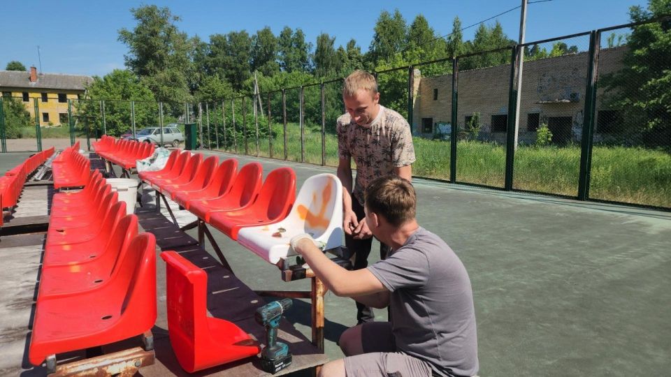 В Красноармейске начали восстанавливать легендарные теннисные корты в «Низочке» В Красноармейске начали восстанавливать легендарные теннисные корты в «Низочке»