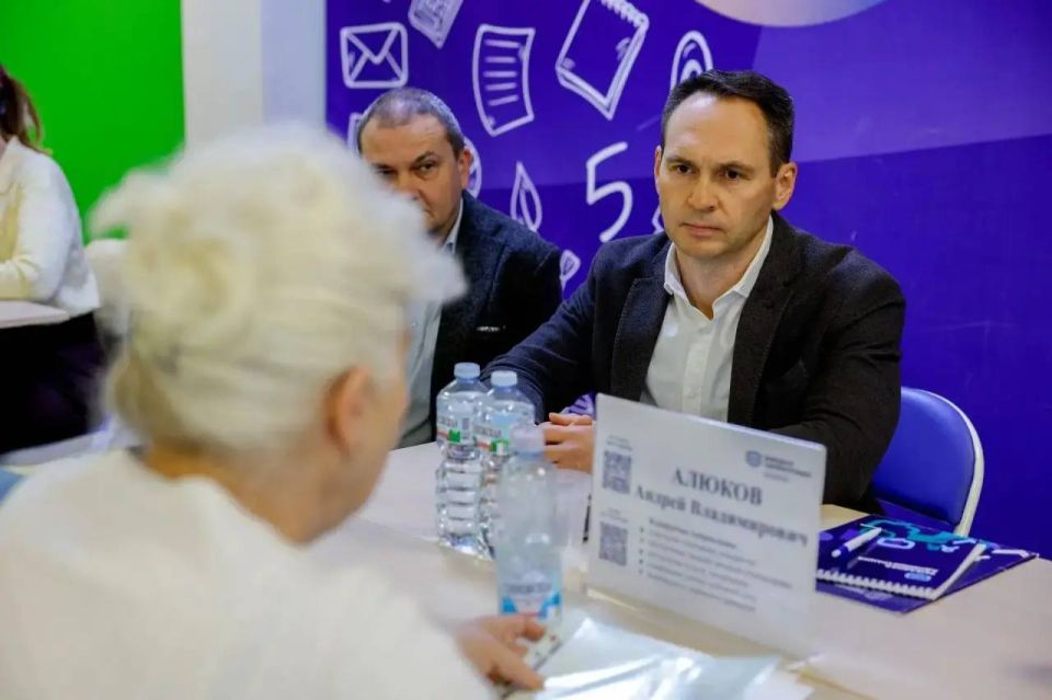 В Лопатинской школе прошла традиционная встреча с жителями в формате «выездной администрации» В Лопатинской школе прошла традиционная встреча с жителями в формате «выездной администрации»