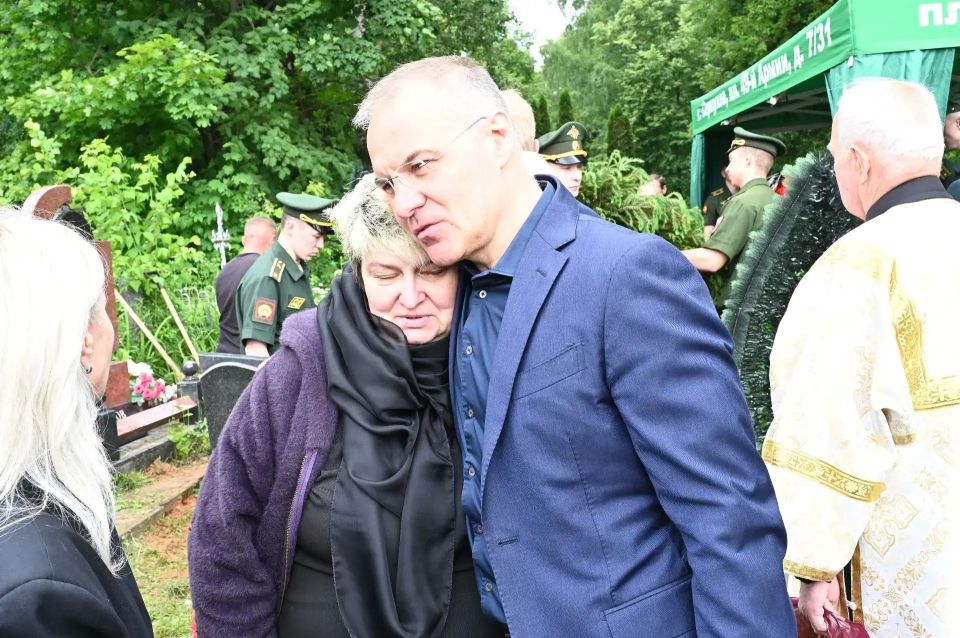 Сегодня проводили в последний путь ветерана Великой Отечественной войны Николая Ивановича Козлова Сегодня проводили в последний путь ветерана Великой Отечественной войны Николая Ивановича Козлова