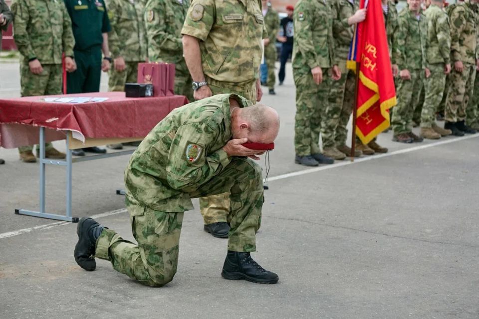 Сергей Юров: Поздравляю военнослужащих, ветеранов и членов семей Отдельной дивизии оперативного назначения имени Ф.Э. Дзержинского с 102-й годовщиной со дня образования прославленного соединения Сергей Юров: Поздравляю военнослужащих, ветеранов и членов семей Отдельной дивизии оперативного назначения имени Ф.Э. Дзержинского с 102-й годовщиной со дня образования прославленного соединения