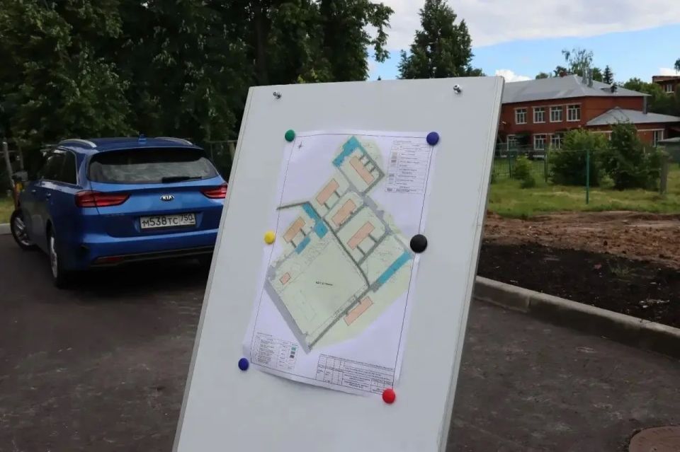 Народная программа работает: в Городище обновили придомовые территории Народная программа работает: в Городище обновили придомовые территории