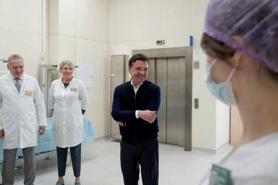 Андрей Воробьев: Накануне Дня медицинского работника приехал в Подольскую областную клиническую больницу