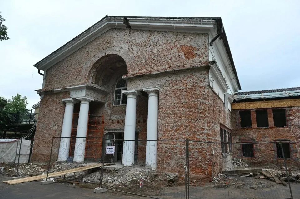 Продолжается долгожданная реконструкция Дворца торжеств «Центральный»