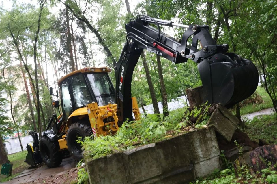 В Протвино началось благоустройство сквера «Мирабель» В Протвино началось благоустройство сквера «Мирабель»