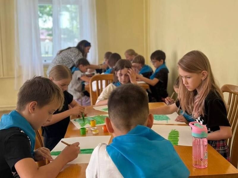 Лето в детских лагерях Богородского благочиния выдалось насыщенным на события: от многокилометровых лесных маршрутов до поездок и творческих мастер-классов Лето в детских лагерях Богородского благочиния выдалось насыщенным на события: от многокилометровых лесных маршрутов до поездок и творческих мастер-классов
