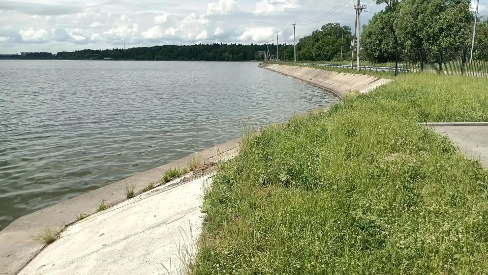 На озере Сенеж стартовала комплексная модернизация гидротехнических сооружений На озере Сенеж стартовала комплексная модернизация гидротехнических сооружений