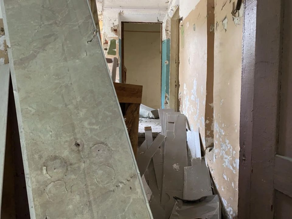 Уполномоченный главы округа Нина Ушакова вместе с депутатом Совета депутатов Александром Бушевым и активисткой Екатериной Неженцевой стали свидетелями сноса дома №40 по улице Октябрьской в Пушкино Уполномоченный главы округа Нина Ушакова вместе с депутатом Совета депутатов Александром Бушевым и активисткой Екатериной Неженцевой стали свидетелями сноса дома №40 по улице Октябрьской в Пушкино