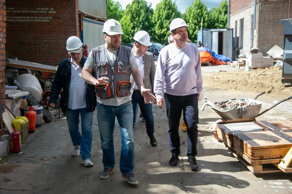 Александр Гречищев: В Коломне за последние пять лет благодаря партийному проекту Единой России «Новая школа» появилось 6 новых корпусов детских садов и школ, а еще 6 учреждений образования капитально отремонтировали Александр Гречищев: В Коломне за последние пять лет благодаря партийному проекту Единой России «Новая школа» появилось 6 новых корпусов детских садов и школ, а еще 6 учреждений образования капитально отремонтировали