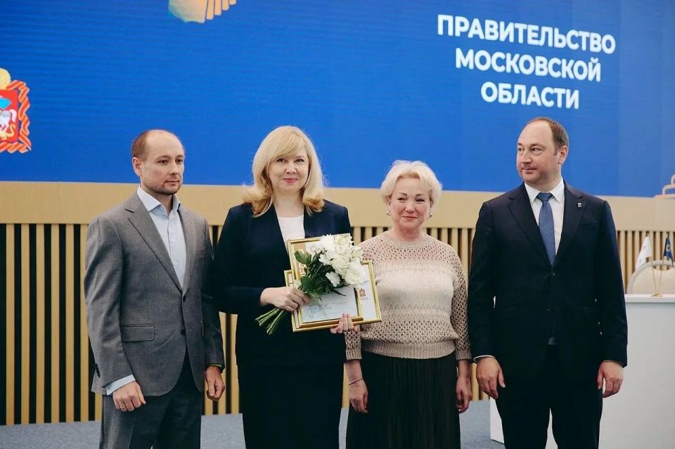 Михаил Собакин: Начальник Управления образования Администрации муниципального округа Чехов Ирина Заболотнева и социальный координатор чеховского отделения Фонда «Защитники Отечества» Елена Дорончева стали лауреатами конкурса... Михаил Собакин: Начальник Управления образования Администрации муниципального округа Чехов Ирина Заболотнева и социальный координатор чеховского отделения Фонда «Защитники Отечества» Елена Дорончева стали лауреатами конкурса...