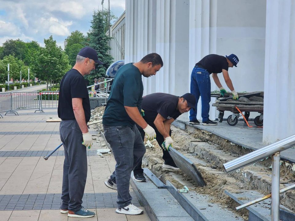 В Королёве начался капитальный ремонт входной группы ЦДК им. М.И. Калинина В Королёве начался капитальный ремонт входной группы ЦДК им. М.И. Калинина