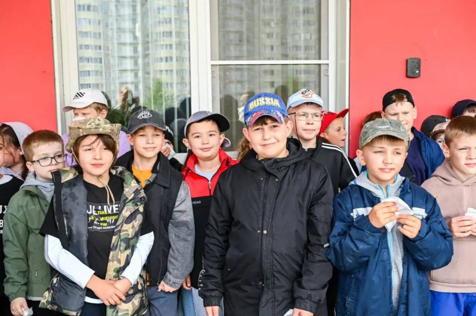 В Видновской школе №10 Ленинского округа состоялась плановая тренировочная эвакуация, направленная на отработку действий учащихся и персонала при возникновении пожара и иных чрезвычайных ситуаций В Видновской школе №10 Ленинского округа состоялась плановая тренировочная эвакуация, направленная на отработку действий учащихся и персонала при возникновении пожара и иных чрезвычайных ситуаций