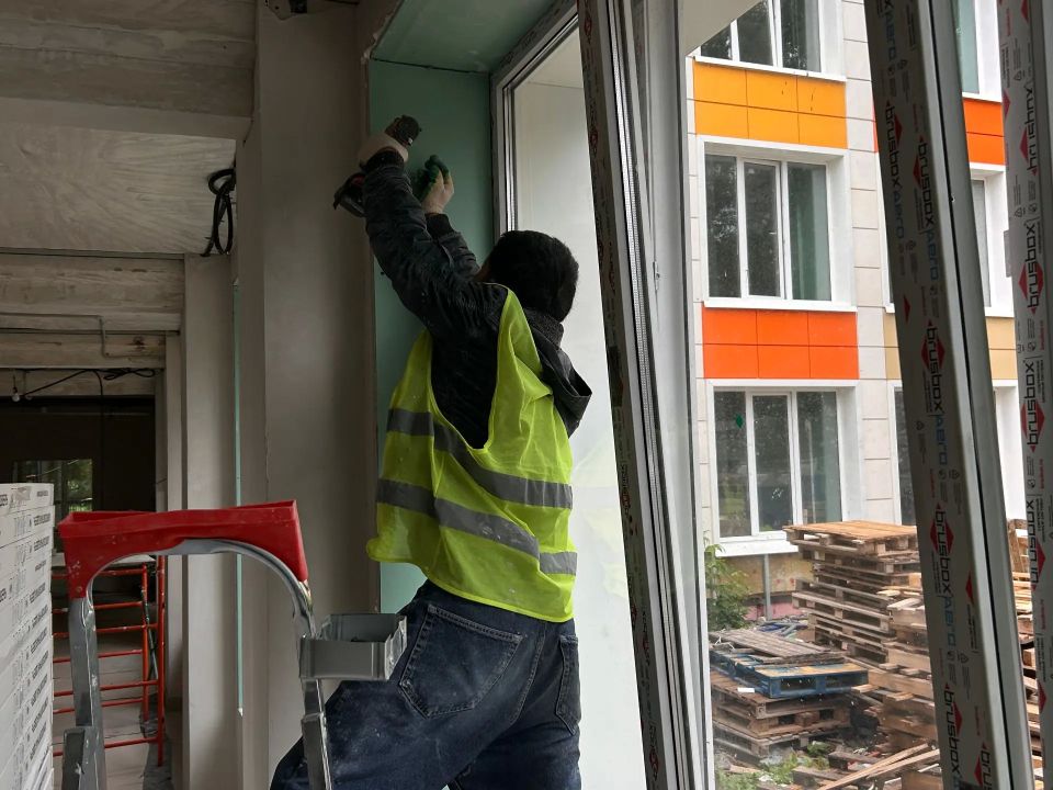 В королёвской школе площадью более 4 200 кв. м проходит масштабная реконструкция В королёвской школе площадью более 4 200 кв. м проходит масштабная реконструкция