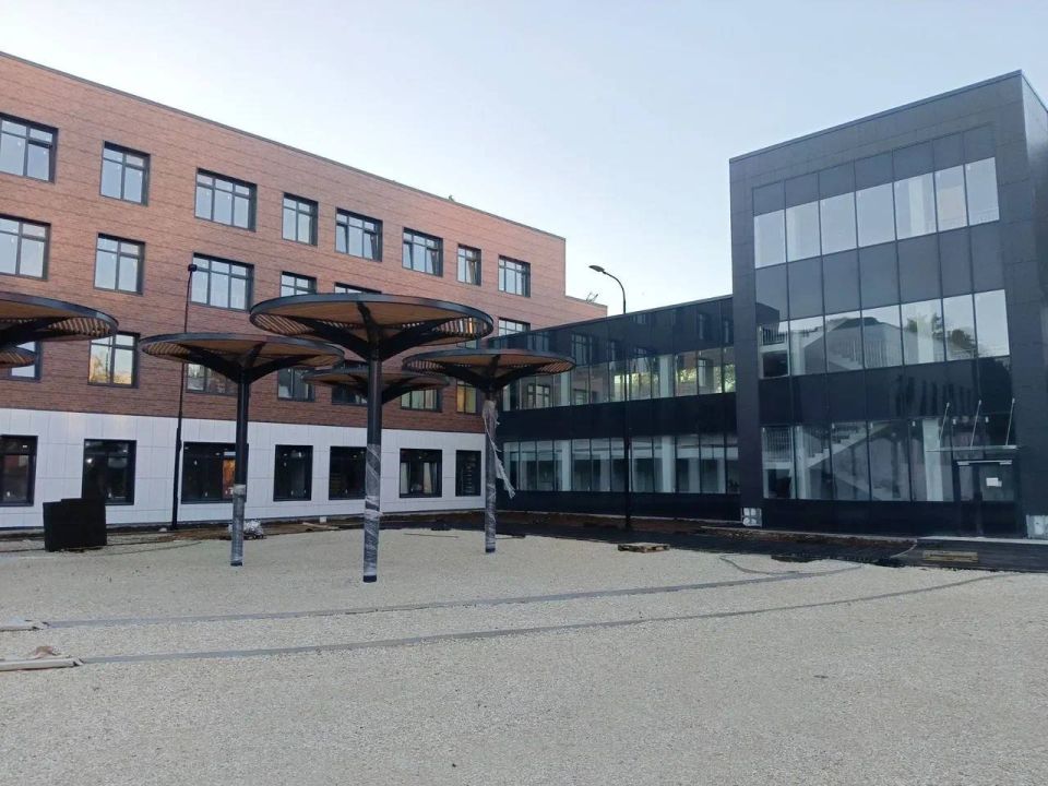 В Подольске продолжается строительство пристройки к школе № 16 на улице Народной, 4