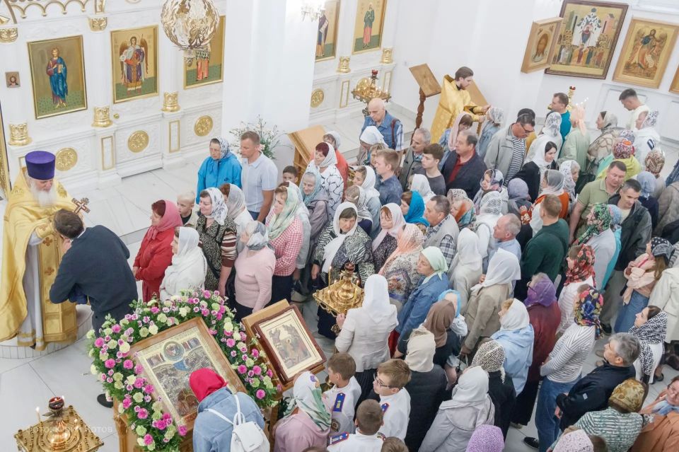 Престольный праздник прошёл в ступинском храме Всех святых Престольный праздник прошёл в ступинском храме Всех святых