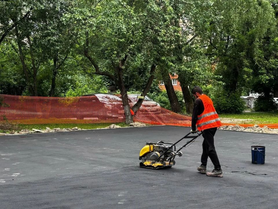 В Подольске продолжаются работы по обновлению детских игровых площадок В Подольске продолжаются работы по обновлению детских игровых площадок