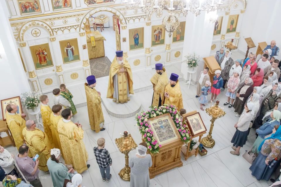 Престольный праздник прошёл в ступинском храме Всех святых Престольный праздник прошёл в ступинском храме Всех святых