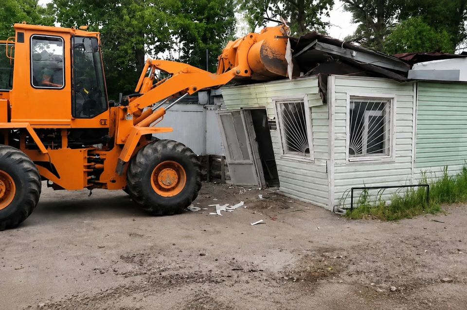 55 незаконных павильонов демонтировали в Красногорске с начала года