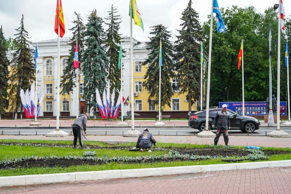 Краски лета в Химках: как украсят центральную клумбу города Краски лета в Химках: как украсят центральную клумбу города