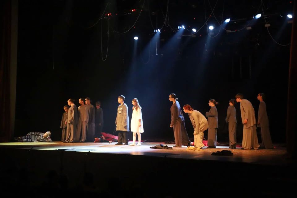 Во Дворце культуры «Россия» показали премьерный спектакль по мотивам произведения Евгения Шварца Во Дворце культуры «Россия» показали премьерный спектакль по мотивам произведения Евгения Шварца
