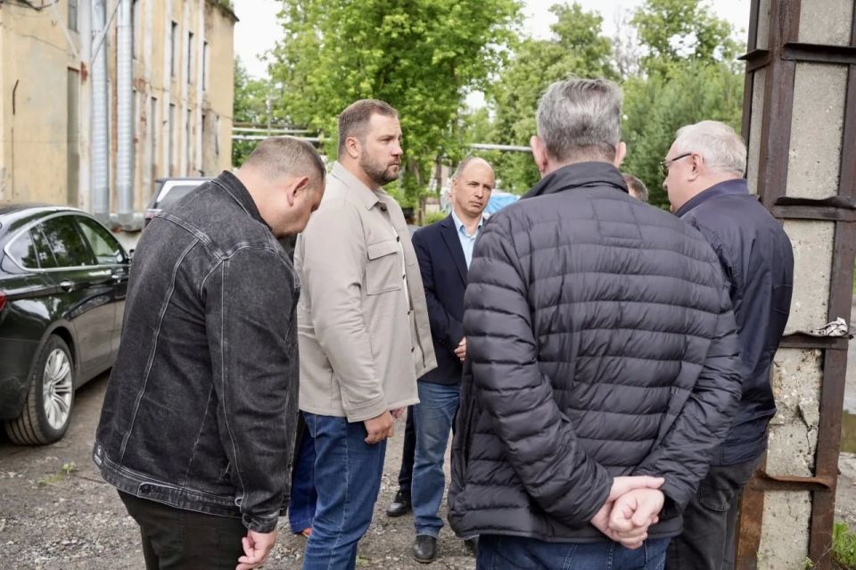 Михаил Собакин: Выехал на котельную № 2В. Это второй ключевой объект, который обеспечивает теплом и горячей водой жителей нескольких микрорайонов города Михаил Собакин: Выехал на котельную № 2В. Это второй ключевой объект, который обеспечивает теплом и горячей водой жителей нескольких микрорайонов города
