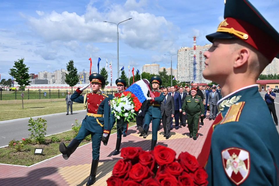В день 102-летия дивизии имени Дзержинского почтили память воинов-дзержинцев В день 102-летия дивизии имени Дзержинского почтили память воинов-дзержинцев