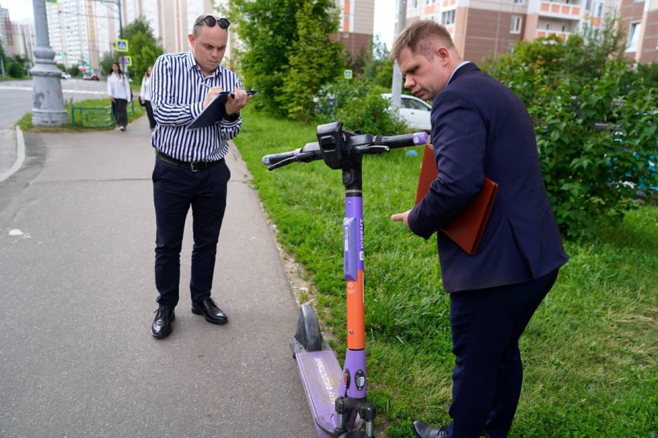 В Подольске прошёл рейд по сбору брошенных электросамокатов В Подольске прошёл рейд по сбору брошенных электросамокатов