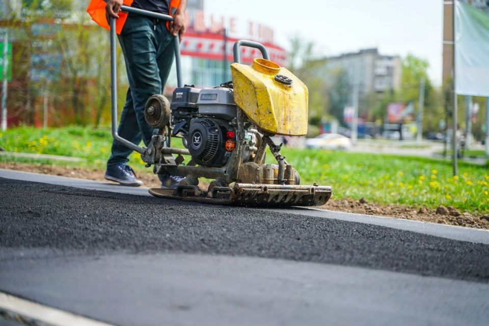 Более 330 пешеходных коммуникаций обустроили в Подмосковье с начала года
