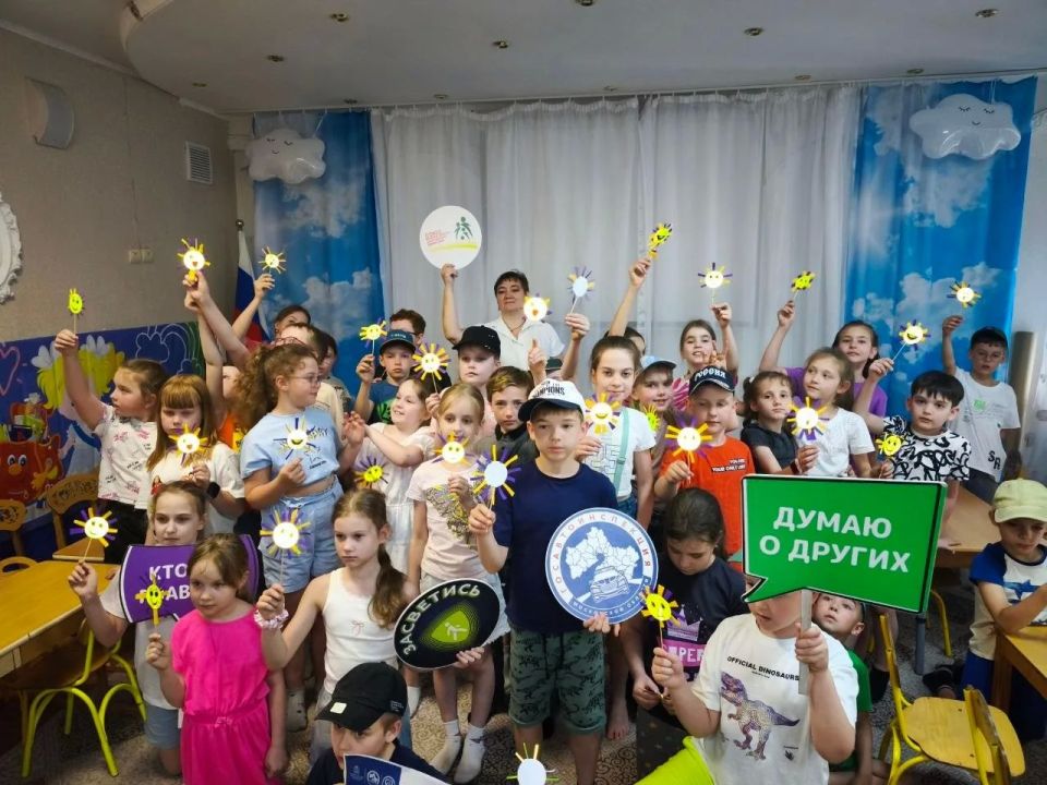 Мастер-класс по изготовлению световозвращателей провели в школьном лагере дневного пребывания Мастер-класс по изготовлению световозвращателей провели в школьном лагере дневного пребывания