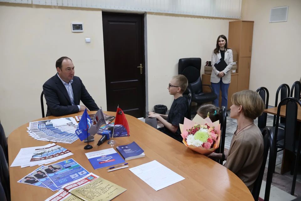 Сергей Мужальских: Сегодня поздравил с днём рождения Максима Ланько, сына погибшего участника специальной военной операции, с 16-летием Сергей Мужальских: Сегодня поздравил с днём рождения Максима Ланько, сына погибшего участника специальной военной операции, с 16-летием