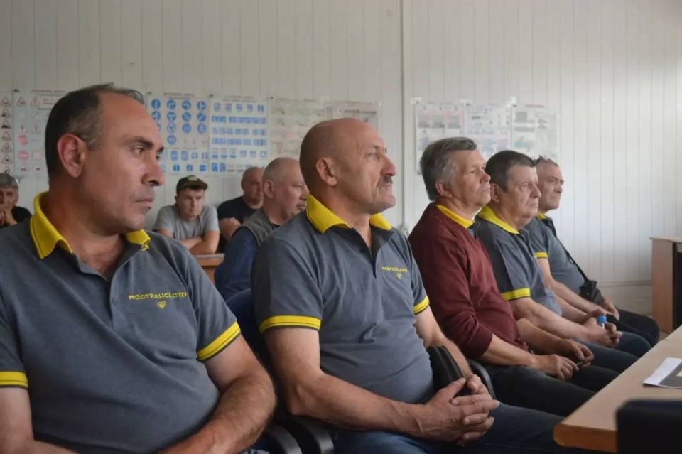 В Чехове сотрудники региональной Госавтоинспекции провели профилактическую встречу с водительским составом пассажирского автотранспортного предприятия В Чехове сотрудники региональной Госавтоинспекции провели профилактическую встречу с водительским составом пассажирского автотранспортного предприятия