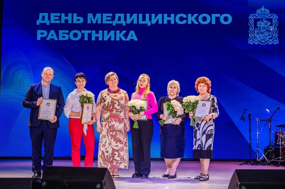 Андрей Иванов: В преддверии Дня медицинского работника вместе с заместителем председателя Правительства Московской области — министром здравоохранения Максимом Забелиным поздравили врачей, медсестёр, фельдшеров, сотрудников... Андрей Иванов: В преддверии Дня медицинского работника вместе с заместителем председателя Правительства Московской области — министром здравоохранения Максимом Забелиным поздравили врачей, медсестёр, фельдшеров, сотрудников...