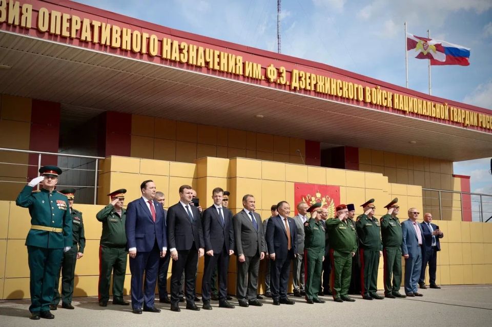 Сергей Юров: Вместе с председателем Московской областной Думы Игорем Юрьевичем Брынцаловым принял участие в торжественном мероприятии, посвящённом 102-й годовщине со дня образования Отдельной дивизии оперативного назначения... Сергей Юров: Вместе с председателем Московской областной Думы Игорем Юрьевичем Брынцаловым принял участие в торжественном мероприятии, посвящённом 102-й годовщине со дня образования Отдельной дивизии оперативного назначения...