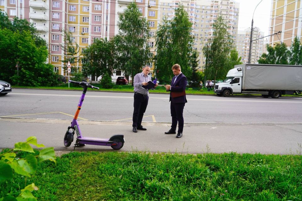 В Подольске прошёл рейд по сбору брошенных электросамокатов В Подольске прошёл рейд по сбору брошенных электросамокатов
