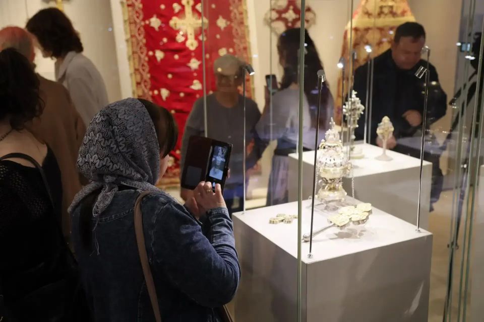 В Сергиевом Посаде в музейном комплексе «Ризница Троице-Сергиевой Лавры» открылась выставка «Крестъ — красота церковная» В Сергиевом Посаде в музейном комплексе «Ризница Троице-Сергиевой Лавры» открылась выставка «Крестъ — красота церковная»