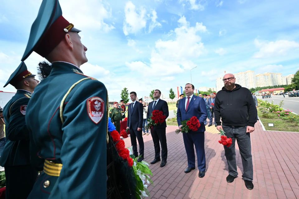 В день 102-летия дивизии имени Дзержинского почтили память воинов-дзержинцев В день 102-летия дивизии имени Дзержинского почтили память воинов-дзержинцев