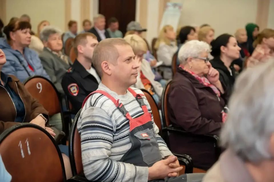 Татьяна Витушева: Приняла участие в «выездной администрации» в Снегирях Татьяна Витушева: Приняла участие в «выездной администрации» в Снегирях