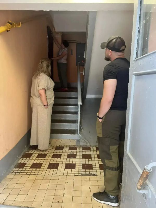 Выездная проверка по сигналу жителей: состояние дворов и подъездов на контроле Выездная проверка по сигналу жителей: состояние дворов и подъездов на контроле