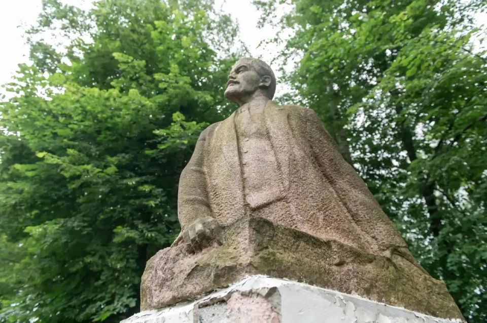Татьяна Витушева: Третьей точкой рабочего выезд в Снегири стал осмотр сквера недалеко от железнодорожной станции Татьяна Витушева: Третьей точкой рабочего выезд в Снегири стал осмотр сквера недалеко от железнодорожной станции