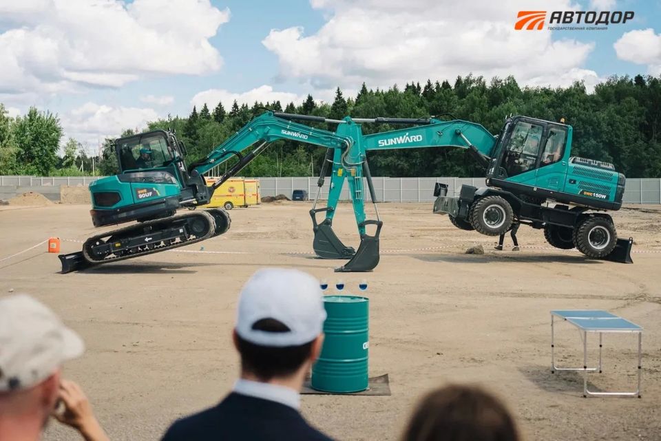 В Подмосковье определили лучших механизаторов дорожно-строительной отрасли В Подмосковье определили лучших механизаторов дорожно-строительной отрасли