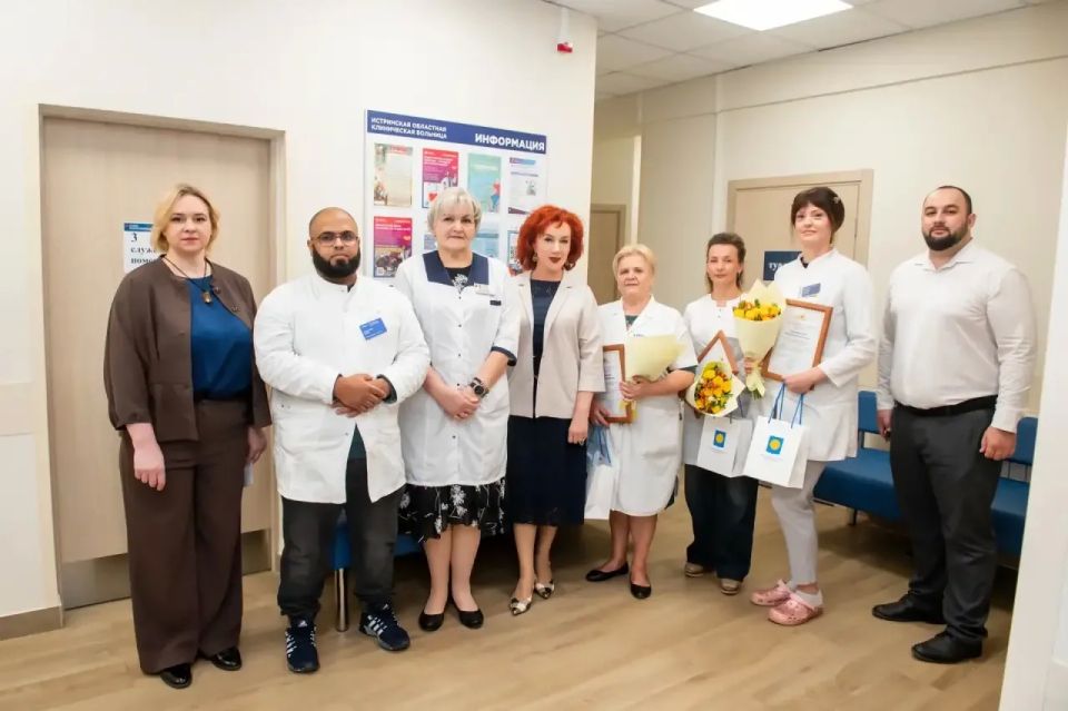 Татьяна Витушева: Накануне Дня медицинского работника посетила амбулаторию в посёлке Первомайский, в лице врачебного персонала учреждения поздравила всех наших медиков с предстоящим профессиональным праздником Татьяна Витушева: Накануне Дня медицинского работника посетила амбулаторию в посёлке Первомайский, в лице врачебного персонала учреждения поздравила всех наших медиков с предстоящим профессиональным праздником