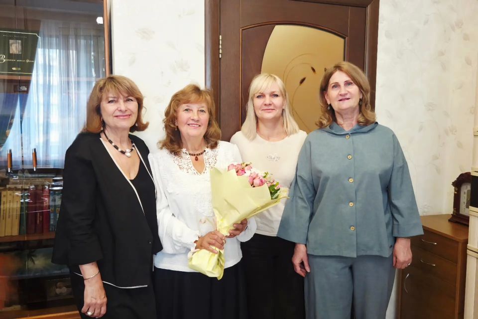 В канун Дня медицинского работника специалисты Раменской больницы совместно с представителями администрации и профсоюза навестили ветерана здравоохранения, врача-эндокринолога ЦРБ Нагорнову Галину Михайловну, чтобы лично...