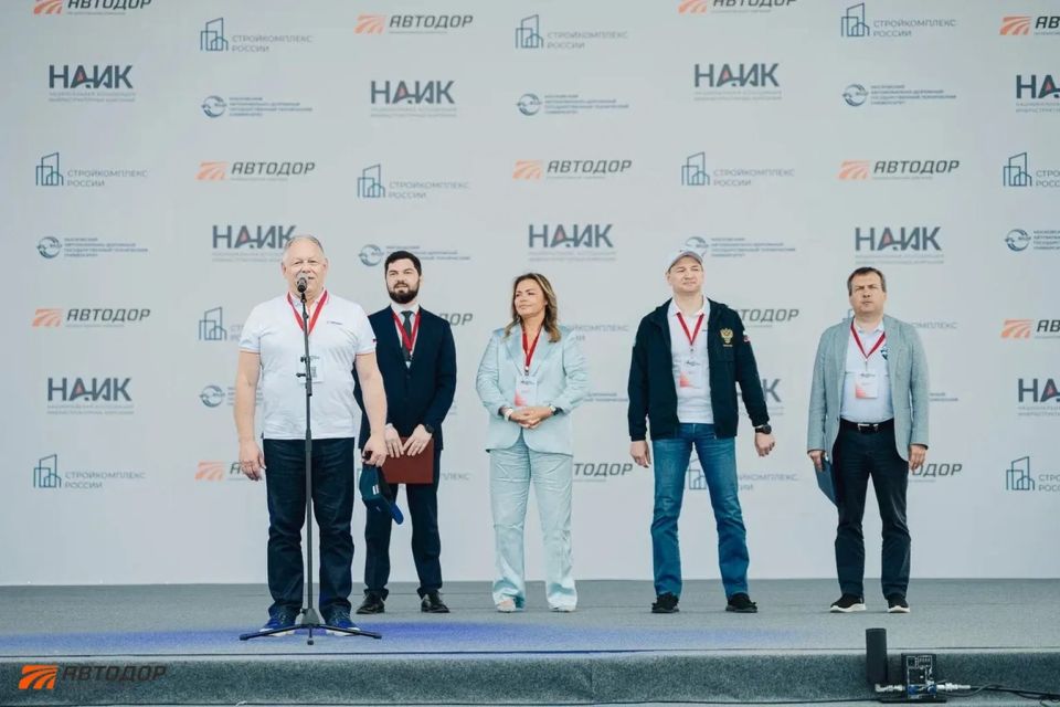 В Подмосковье определили лучших механизаторов дорожно-строительной отрасли В Подмосковье определили лучших механизаторов дорожно-строительной отрасли