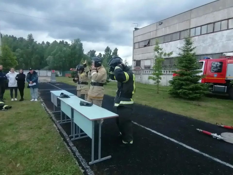 Практика мастерства. На базе Специальной пожарно-спасательной части №121 Специального управления ФПС №88 МЧС России состоялись соревнования среди добровольных пожарных дружин Практика мастерства. На базе Специальной пожарно-спасательной части №121 Специального управления ФПС №88 МЧС России состоялись соревнования среди добровольных пожарных дружин
