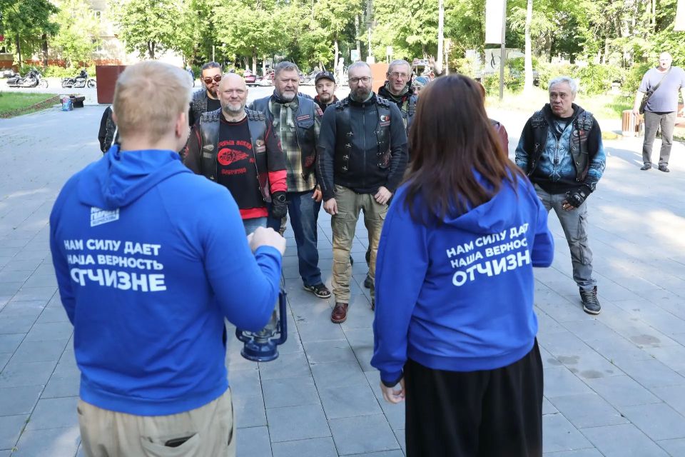 В добрый путь! «Ночные волки» привезут в Долгопрудный частицу самого первого Вечного огня В добрый путь! «Ночные волки» привезут в Долгопрудный частицу самого первого Вечного огня