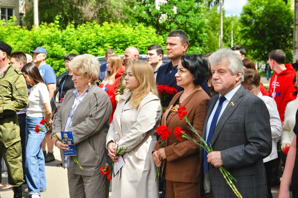 Офицер, наставник и патриот: в Химках открыли памятную доску Дмитрию Кириллову Офицер, наставник и патриот: в Химках открыли памятную доску Дмитрию Кириллову