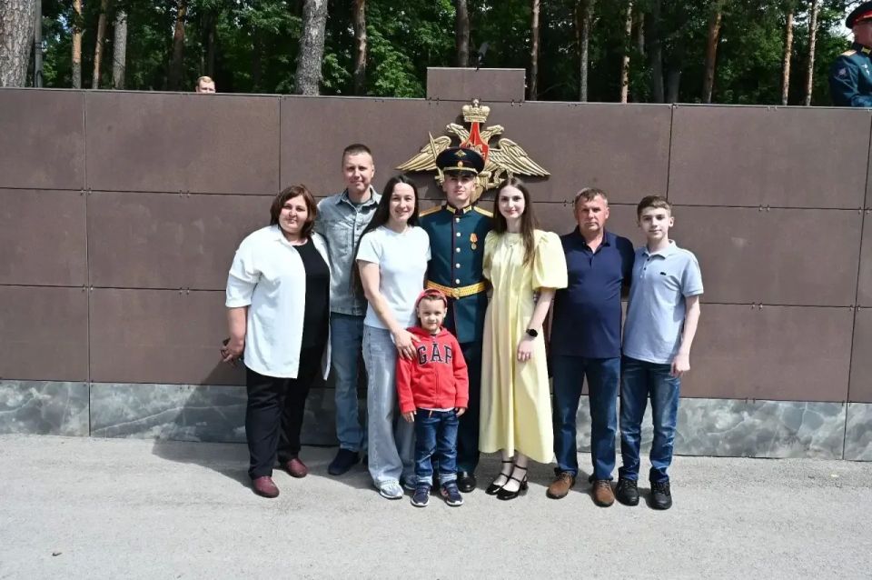 В филиале Военной академии РВСН имени Петра Великого состоялся 60-й выпуск офицеров и 11-й выпуск прапорщиков В филиале Военной академии РВСН имени Петра Великого состоялся 60-й выпуск офицеров и 11-й выпуск прапорщиков
