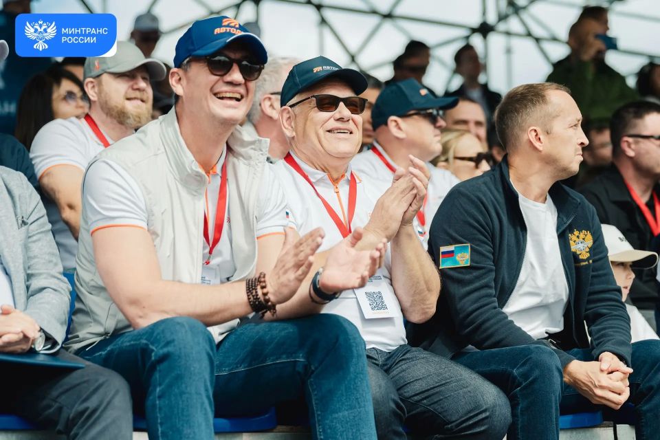 В Подмосковье определили лучших механизаторов дорожно-строительной отрасли В Подмосковье определили лучших механизаторов дорожно-строительной отрасли