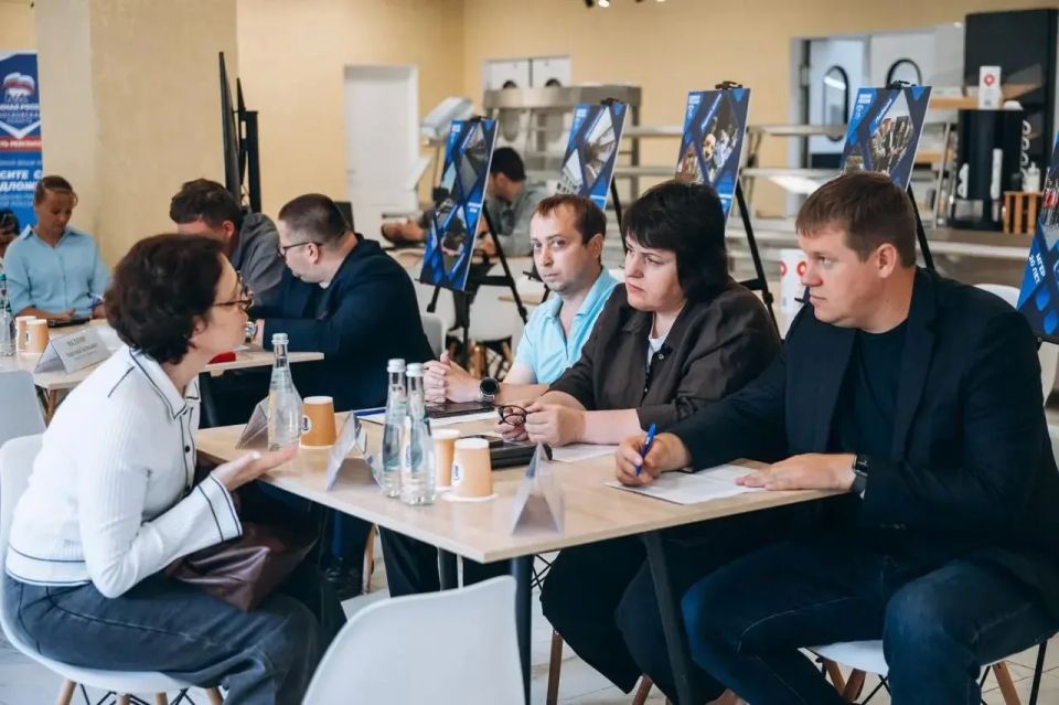 Глава городского округа Щёлково Андрей Булгаков вместе с Главой городского округа Лосино-Петровский Сергеем Джеглавом провели выездную администрацию на предприятии «Российская биологическая промышленная компания» Глава городского округа Щёлково Андрей Булгаков вместе с Главой городского округа Лосино-Петровский Сергеем Джеглавом провели выездную администрацию на предприятии «Российская биологическая промышленная компания»
